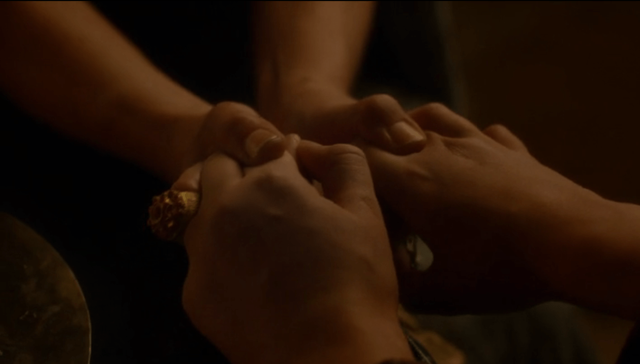 La presa di Lady Lysa sulle manine di Sansa... niente al confronto delle urla di aquila nella prima notte di nozze