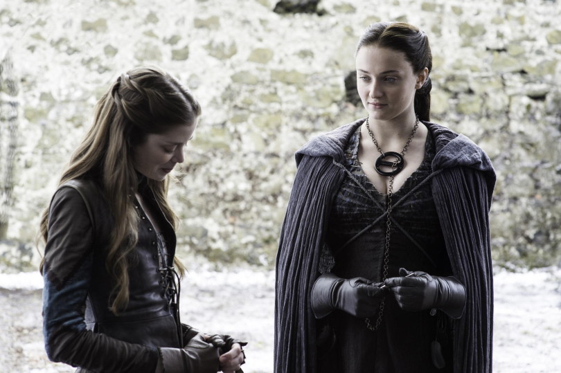 Myranda: "Io ho fatto vedere le tette cinque minuti fa". Sansa: "Io mi copro il più possibile con i tendaggi di casa Stark".