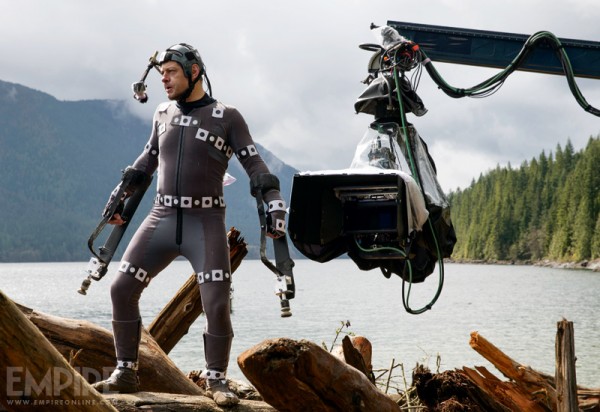 dawn-of-the-planet-of-the-apes-andy-serkis-set-photo-600x412