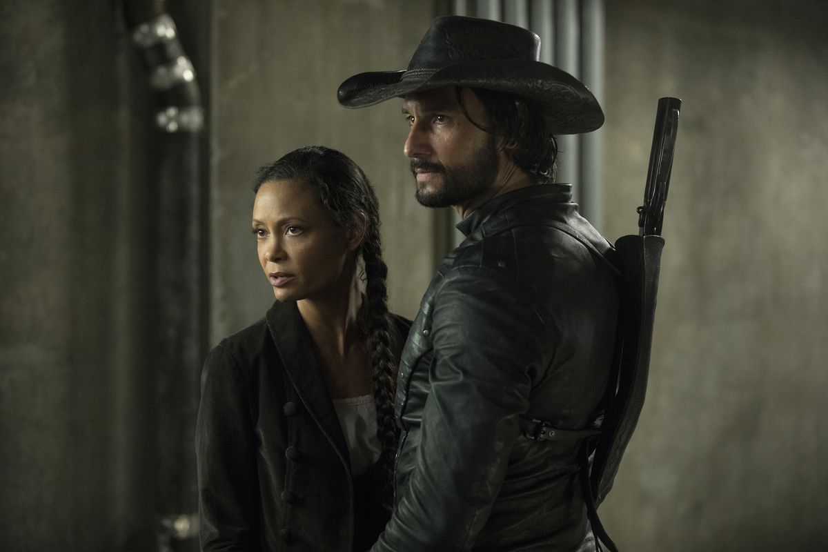 westworld 2x3 rodrigo santoro thandie newton virtù e fortuna