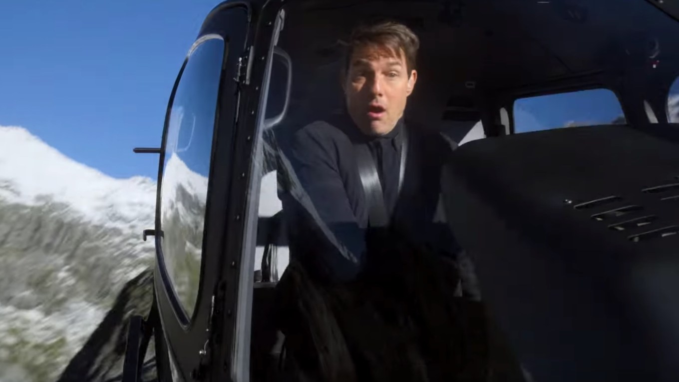 mission-impossible-fallout-helicopter-stunt-social